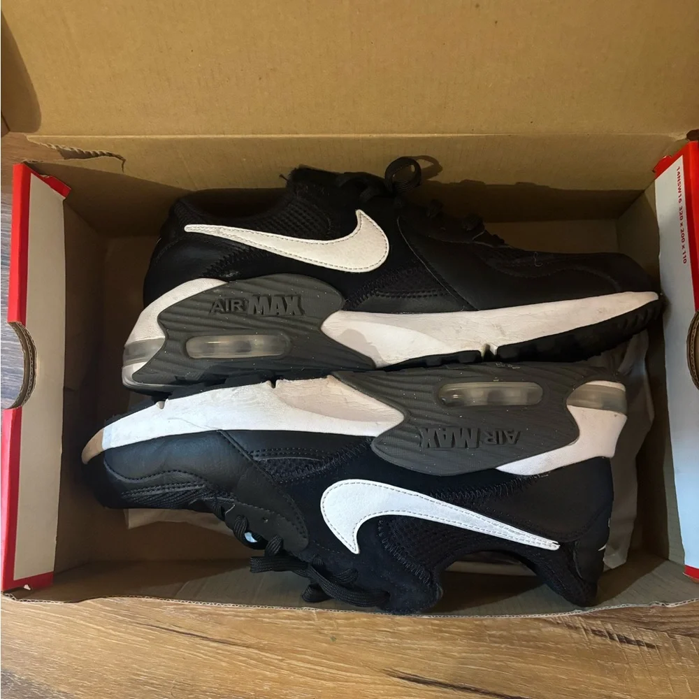 Nike Black and White Air Max Sneakers - Picture 2 of 4
